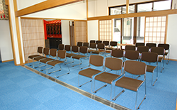 全席椅子席